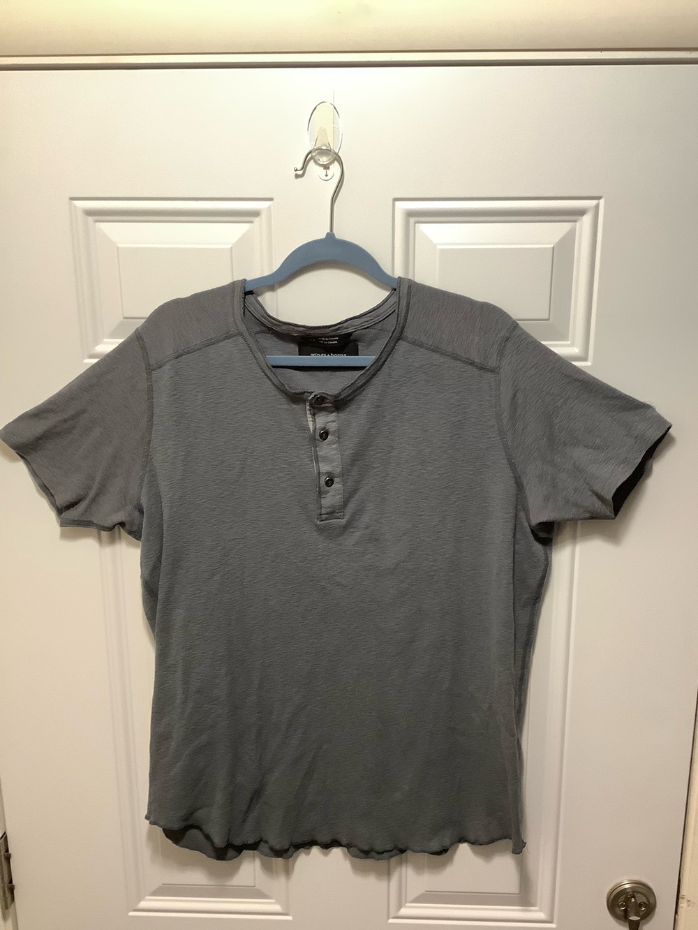 Wings + Horns| Mns Lg Gray Short Sleeve Henley Casual Minimalist